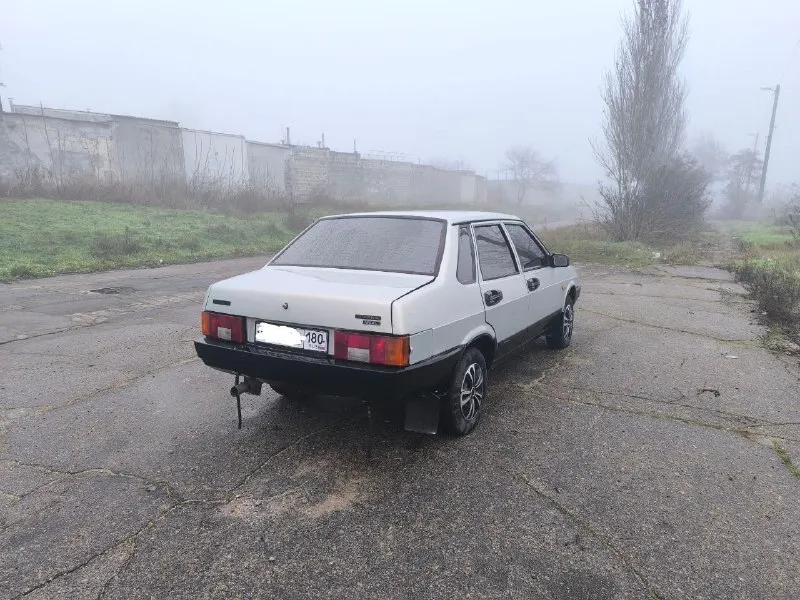 Ваз 21099 год 2002 механика пробег 165000км. продам в хорошем состоянии, владелец один, установлен газ, вписан в птс, комплект летней резины на титановых дисках. передние сидения от volksvagen passat, передняя панель (торпеда вместе с печкой) и приборная панель (все стрелочки работают) стоит с opel vectra b. цена 155 тыс. рублей. находится в г. бердянск. +79901900742 - фотография - 5