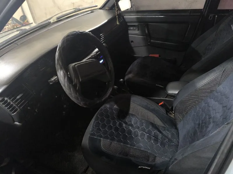 Ваз 21099 год 2002 механика пробег 165000км. продам в хорошем состоянии, владелец один, установлен газ, вписан в птс, комплект летней резины на титановых дисках. передние сидения от volksvagen passat, передняя панель (торпеда вместе с печкой) и приборная панель (все стрелочки работают) стоит с opel vectra b. цена 155 тыс. рублей. находится в г. бердянск. +79901900742 - фотография - 7