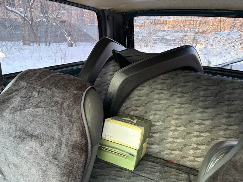 Продаю ниву 4x4 🚗 марка: ваз 21213, 2001года 💰 цена: 270 000 ₽ (быстрым торг!) 🔧 техническое состояние: - мощный и надежный двигатель 1.7 л, отлично тянет, без дымления и перебоев. масложора нет! - карбюратор настроен идеально, работает стабильно в любую погоду с пол-оборота. - ходовка новая, развал сделан, карданы новые, промвал новый, рулевой редуктор новый. 🎶 комфорт и удобства: - всё по электрике работает как часы: центральный замок, музыка, стеклоподъемники, сигнализация. - документы в порядке, без ограничений штрафов и т д. - возможно оформлене через мрэо. машина снята с учета стс птс дкп на руках! авто находится в донецке. 📞 звоните или пишите по номеру: +79494199625 (в любое время). при необходимости, могу привезти по договоренности. 📞 звоните: +7(949)4199625 - фотография - 5