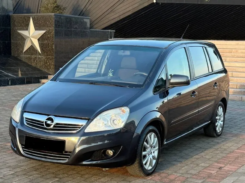 Продам opel zafira b рест! отличный 7 местный авто -2010 год -мотор 1.8 -кпп механика. -пробег: 189... - фотография