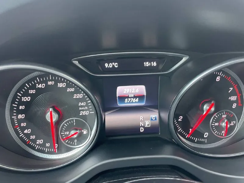 ‼продаю mercedes gla-класс 1.6 (15 л. с.) amt, 2018, r18 (два комлекта резины) пробег 58.000 все в родном окрасе. цена 2.4🍋 без торга. автомобиль в идеальнейшем состоянии!!! состояние нового авто! 100% оригинальный пробег, эксплуатация только в городе, птс оригинал, я третий собственник, два комплекта резины, два ключа, очень достойное состояние авто! весь автомобиль в заводском окрасе! не одна деталь кузова не красилась, не снималась, по автотеки есть дтп, но по факту менялось только левое зеркало заднего вида. год выпуска 2018,птс выдан в 2019 году, поставлен на учёт февраль 2019 года! высокая комплектация кнопка "старт стоп " сидения "ковши" климат контроль электропривод крышки багажника контроль безопасности столкновений красивая красная строчка в салоне led оптика 3d на дверях amg пакет салон как новый, никогда в авто не курили, кожа не потерта, кузов без сколов и царапины, передняя часть авто в бронепленке, включая лобовое, все стекла родные! автомо 📞 звоните: +7(949)3030838 - фотография - 10