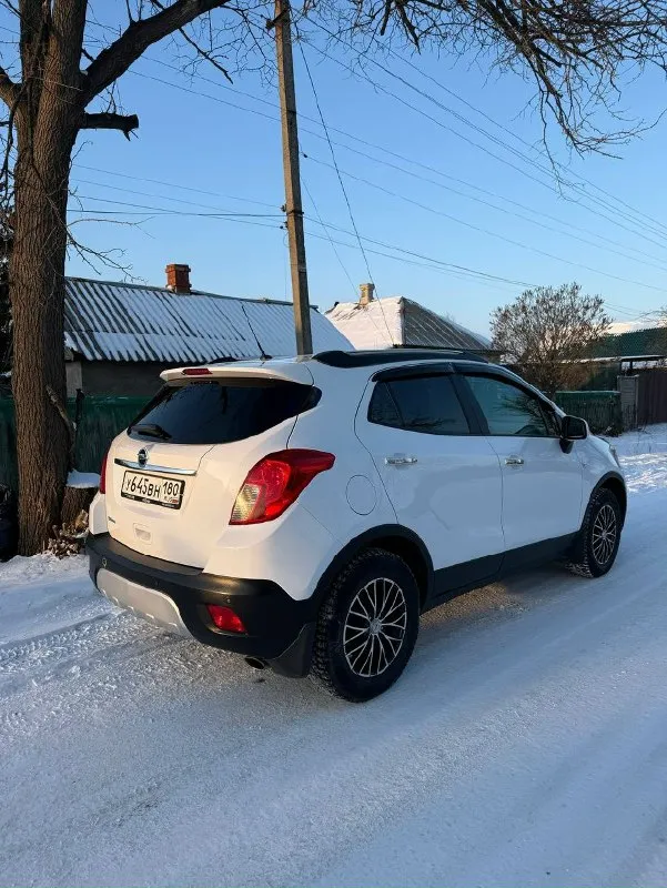 Продам opel mokka 2014 в отличном состояние! я второй владелец птс оригинал пробег-170 тыс мотор-1.8(140 л. с) коробка механика привод передний 2 комплекта резины зима/лето на дисках машина хранится в гараже зимой и летом комплектация: - система курсовой устойчивости - бортовой компьютер - круиз контроль - датчики света - датчики дождя - электропривод зеркал - климат контроль - подогревы сидений -подогрев руля 2 ключа, делать ничего не нужно, сел поехал! машина без дтп родной окрас цена-1.200 000₽ тел +79493892823 осмотр - харцызск 📞 звоните: +7(949)3892823 - фотография - 4