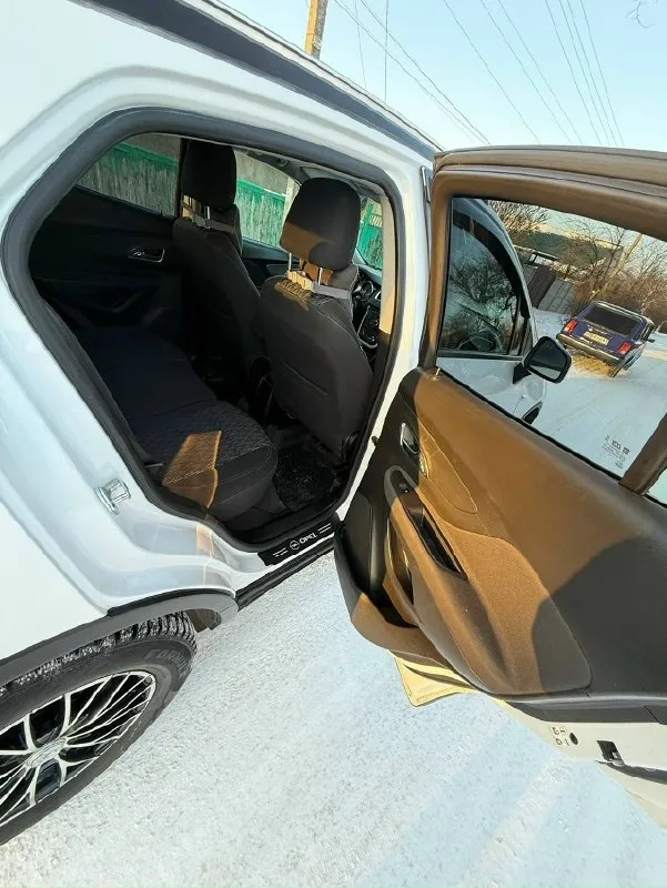 Продам opel mokka 2014 в отличном состояние! я второй владелец птс оригинал пробег-170 тыс мотор-1.8(140 л. с) коробка механика привод передний 2 комплекта резины зима/лето на дисках машина хранится в гараже зимой и летом комплектация: - система курсовой устойчивости - бортовой компьютер - круиз контроль - датчики света - датчики дождя - электропривод зеркал - климат контроль - подогревы сидений -подогрев руля 2 ключа, делать ничего не нужно, сел поехал! машина без дтп родной окрас цена-1.200 000₽ тел +79493892823 осмотр - харцызск 📞 звоните: +7(949)3892823 - фотография - 9