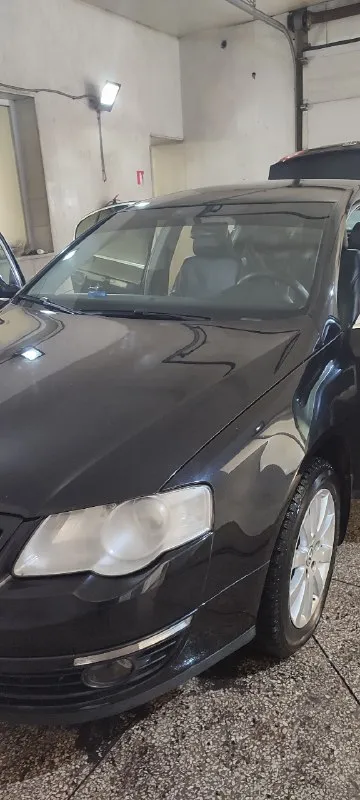 Продажа от собственника!!! пассат б6, 1.6 bse, самый простой и надёжный двигатель, экономный расход топлива, сделан кап ремонт. 2006 год выпуска. пробег 283 000. механическая кп. в отличном состоянии для своих лет. полная оцинковка кузова. в салоне не курили. родные стекла. 2 ключа. вложено очень много сил и средств, на машине не экономили, подробности по телефону: +79495776250 - сергей. документы в полном порядке. буду присутствовать при переоформлении в мрэо. осмотр в г. донецк. цена 700 000 💰, торг, разумеется присутствует. причина продажи: переезд. 📞 звоните: +7(949)5776250 - фотография - 5