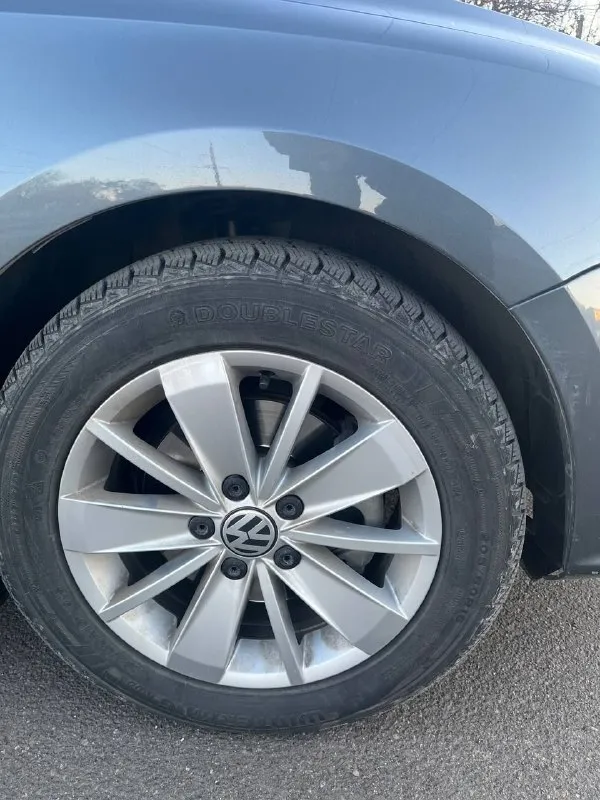 Продам свой автомобиль volkswagen джета 6 официальный европейка 2016 г объем 1.6 автомат пробег 75000 т один хозяин собственник машина мариупольская гаражное хранения вся в родной краске не одна деталь не снималась два ключа книга т 79495806351 📲 tg: @vahan1956 📞 звоните: +7(949)5806351 - фотография - 8