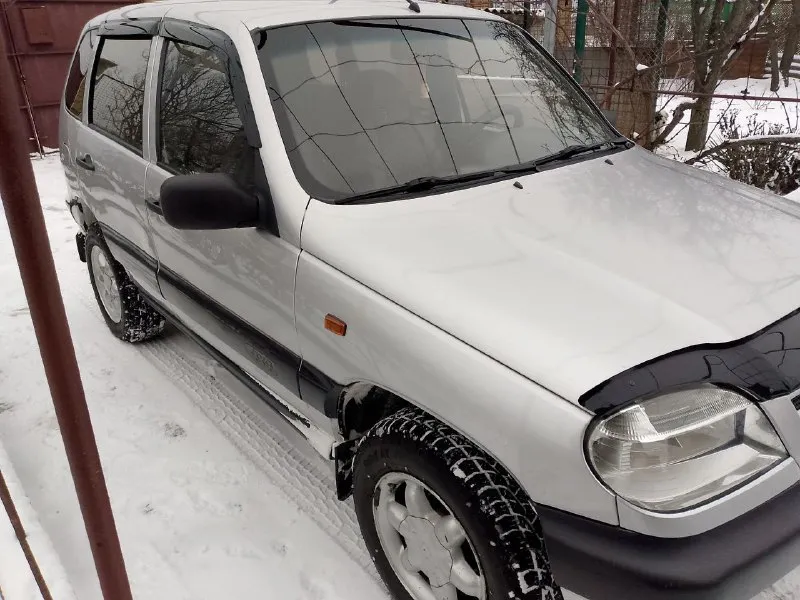 Продам chevrolet niva 2004 год. пробег 163 тыс км. состояние хорошее, но присутствуют возрастные дефекты. новая резина, генератор, гидроусилитель руля, цилиндры сцепления. цена 330 тысяч(торг). звонить по номеру +79498039926 +79497215039 📲 tg: 𝓑𝓪𝓷𝓭𝓻𝔂 ᅠ 📞 звоните: +7(949)8039926 - фотография - 6