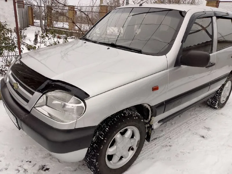 Продам chevrolet niva 2004 год. пробег 163 тыс км. состояние хорошее, но присутствуют возрастные дефекты. новая резина, генератор, гидроусилитель руля, цилиндры сцепления. цена 330 тысяч(торг). звонить по номеру +79498039926 +79497215039 📲 tg: 𝓑𝓪𝓷𝓭𝓻𝔂 ᅠ 📞 звоните: +7(949)8039926 - фотография - 9