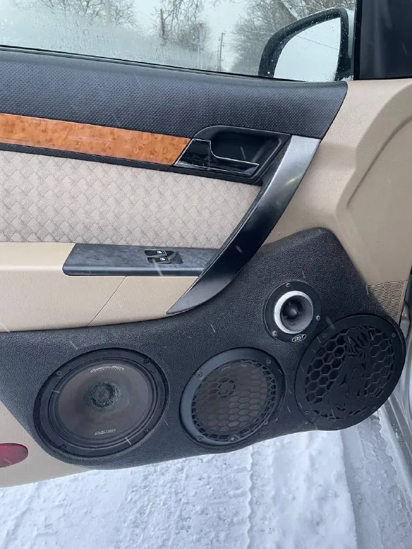 Продам chevrolet aveo год выпуска 2008 пробег 171 тыс двигатель 1.6(16кл) ремень, помпа, поменяны комплектация:кондиционер, абс, подогрев зеркал газ евро 4 италия, бензин(газовое оборудование и фаркоп вписаны) привод передний кузов без дтп и перекрасов стекла родные, включая лобовое сигнализация шериф хорошая аудио система(буфер, два усилителя) имеются следы эксплуатации по кузову стаканы, днище все целое не ржавое автомобиль местный, один хозяин с момента покупки, первый учет на 180 регион к продаже не готовилась смотреть пгт володарское(мариуполь) цена 470 тыс. руб +79497280536 📲 tg: вадик 📞 звоните: +7(949)7280536 - фотография - 9