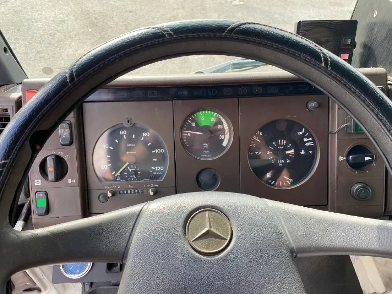 Mercedes 1996 г. в. двиг-4.3(140л. с) грузоподьемность-6т общая масса-12т кпп-5ст размеры кузова: д-6.30. ш-2.45 в-2.6 ( 40куб) автономка, рация, 2-топл. бака 125л/225л(350л)общ. перед. подвеска пневмо-ресора задняя-рессора резина перед 50% задняя 90% на остатке смотреть город первомайск! цена 1.450.000 рублей! остальные вопросы по телефону +79592931677,+79590135211,+79094232966 вопросы писать сюда 👤 📞 звоните: +7(959)2931677 - фотография - 10