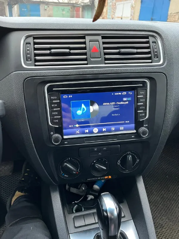 Продам свой автомобиль volkswagen jetta автомобиль 2011 года, с родным пробегом 114000 миль, пригонялась с литвы в 2017 году, была в одних руках, владею 8 лет. уже стоит на 180 постоянном учете, я владелец, продаю тоже я. двигатель 2.0 mpi, 115 л. с, простой 8-ми клапанный атмосферник, 6-ти ступенчатый “aisin” машина в хорошем состоянии, вложений не требует! в комплекте зимняя и летняя резина, 2 вида ковриков нахожусь в г. снежное цена машины 970 тысяч !!! естественно торг реальному покупателю!!! звоните +79493639343, александр ( telegram, max ) 📞 звоните: +7(949)3639343 - фотография - 9