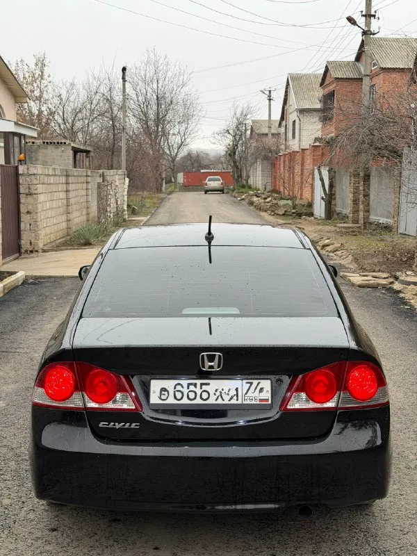 ✅продам honda civic, 2008года, рестайлинг. пробег 208.000 оригинальный! ✅ 1.3л мягкий гибрид, коробка вариатор. в отличном состоянии работает ровно, не дымит не троит. по коробке все отлично. ✅ кузов в хорошем состоянии без жуков коррозии, и гнили. без дтп. отличное техническое состояние. ✅ максимальная комплектация (executive): климат- контроль, круиз-контроль, подогрев сидений, электро складывание зеркал, мультируль, дополнительная шумоизоляция салона. зимняя резина в комплекте! осмотр г. луганск цена 639.000₽ +79591918030 📞 звоните: +7(959)1918030 - фотография - 5