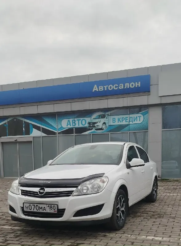 Продаю надёжный автомобиль opel астра аш 2013 года 1.6 механика пробег 245000ткм автомобиль в отличном состоянии и вложении не требуется вообще что касается кузова двигателя салон ходовой это все в отличном состоянии сделал то масла фильтра грм это все поменял я хозяин машины звоните 650 т. р. торг уместен звоните +79495041077 👤 владимир донецкий 📞 звоните: +7(949)5041077 - фотография - 2