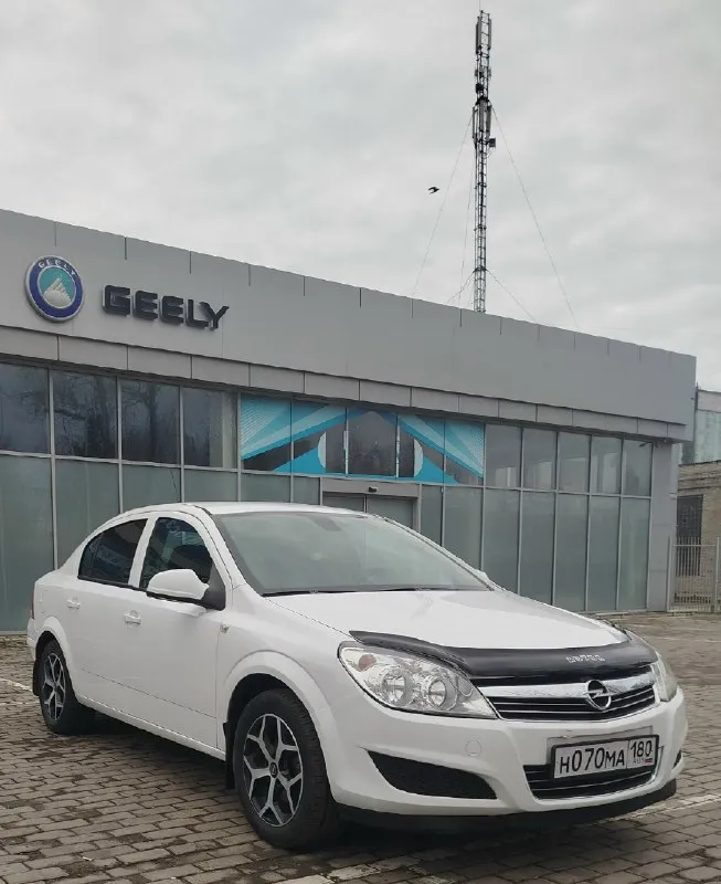 Продаю надёжный автомобиль opel астра аш 2013 года 1.6 механика пробег 245000ткм автомобиль в отличном состоянии и вложении не требуется вообще что касается кузова двигателя салон ходовой это все в отличном состоянии сделал то масла фильтра грм это все поменял я хозяин машины звоните 650 т. р. торг уместен звоните +79495041077 👤 владимир донецкий 📞 звоните: +7(949)5041077 - фотография - 3