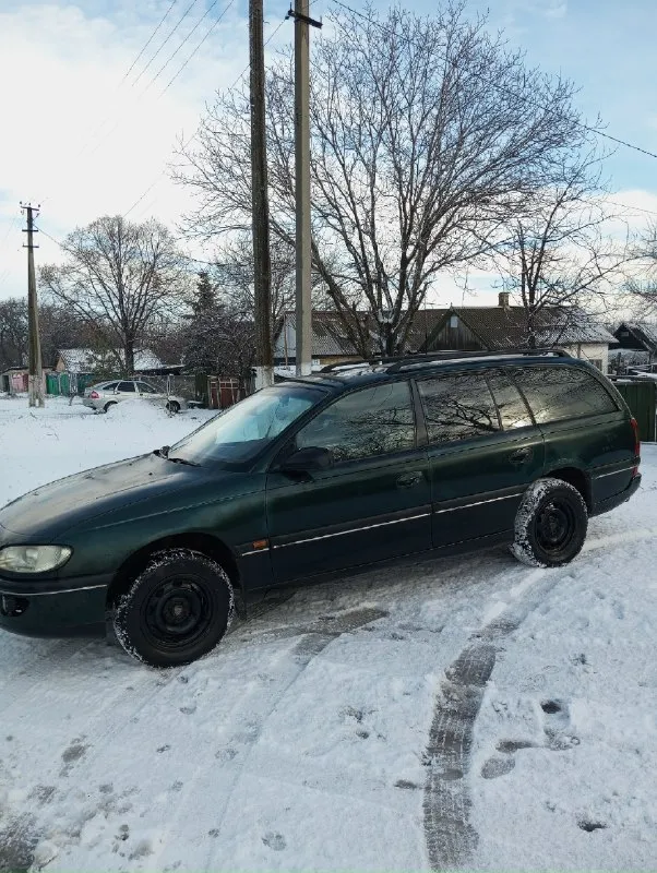 Продается opel омега 1997 года, в отличном техническом состоянии! машина от хозяина, на полном увереном ходу! двигатель отлично, кпп чётко, ходовая, электрика, печка всё работает четко и без нареканий! в общем состояние сел-поехал! по кузову все несущие целые, по внешке видно на фото!документы без проблем, хозяин! цена 250 т. р. ! тел +7949 3772811(шахтерск) 📞 звоните: +7(949)3772811 - фотография - 2
