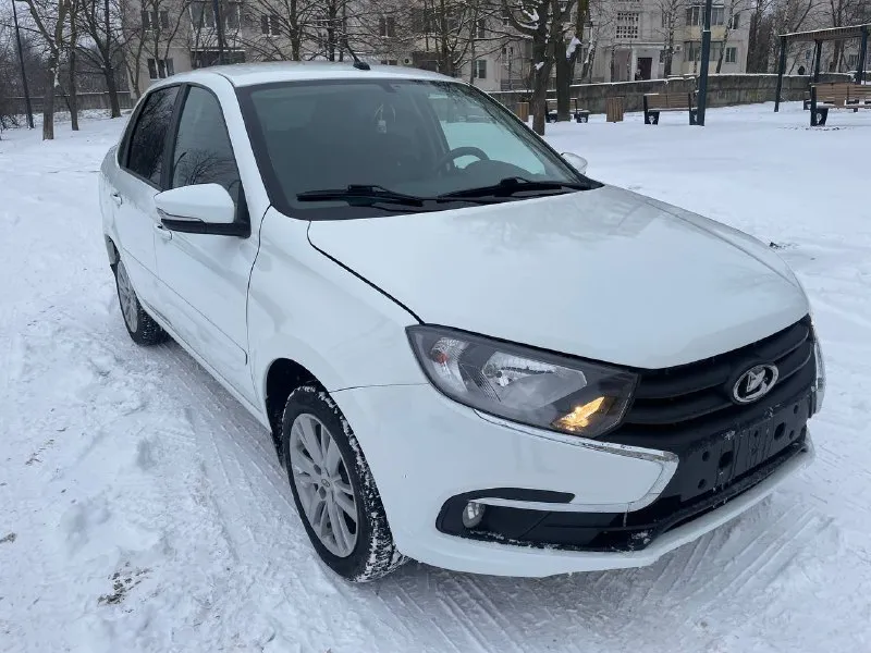 Продам ваз granta 2019г. автомат 1.6 16v 60 000 пробег 1 хозяин с салона комплектация: -коробка автомат -климат контроль -подогрев сидений -подушка безопасности -подогрев лобового -лифт сидений -круиз контроль -литые диски r15 резина пирели -сигнализация с автозапуском -электро зеркала, мультимедиа, шумоизоляция -паук стингер 4-1 вложений не требует сел и поехал. цена 850 000 тел. +79496788738 📲 tg: гурген кутаиси 📞 звоните: +7(949)6788738 - фотография - 6