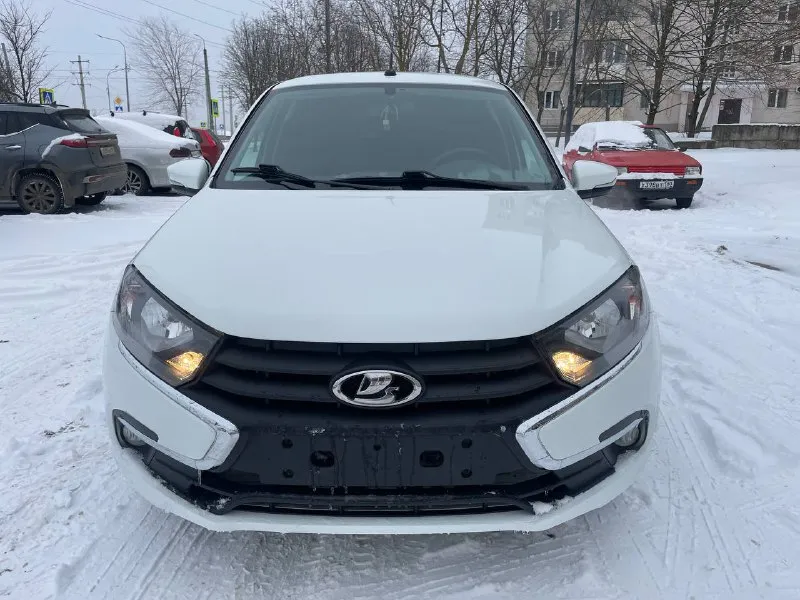 Продам ваз granta 2019г. автомат 1.6 16v 60 000 пробег 1 хозяин с салона комплектация: -коробка автомат -климат контроль -подогрев сидений -подушка безопасности -подогрев лобового -лифт сидений -круиз контроль -литые диски r15 резина пирели -сигнализация с автозапуском -электро зеркала, мультимедиа, шумоизоляция -паук стингер 4-1 вложений не требует сел и поехал. цена 850 000 тел. +79496788738 📲 tg: гурген кутаиси 📞 звоните: +7(949)6788738 - фотография - 8