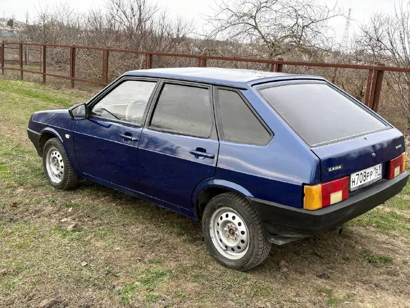 Продам ваз 2109 в хорошем состоянии, пробег 182т км, инжектор 2002г. двигатель 1.5 в хорошем состоянии, едет очень бодро, коробка не выбивает, не хрустит. на авто установлена хорошая зимняя шипованная резина r14,дно, пороги в отличном состоянии. из нового свечи, форсунки с рампой, датчик дмрв, радиатор, краник печки, антифриз, колодки, блок предохранителей, бензонасос. пересвечен щиток приборов, гранта зеркала, установлена простая музыка, сигнализация. новый аккумулятор. салон в хорошем состоянии документы в порядке, любое переоформление, есть действующий техосмотр. цена 190.₽ торг у капота осмотр г. новоазовск т. +79493137598 т. +79493183670 📲 tg: николай 📞 звоните: +7(949)3137598 - фотография - 4