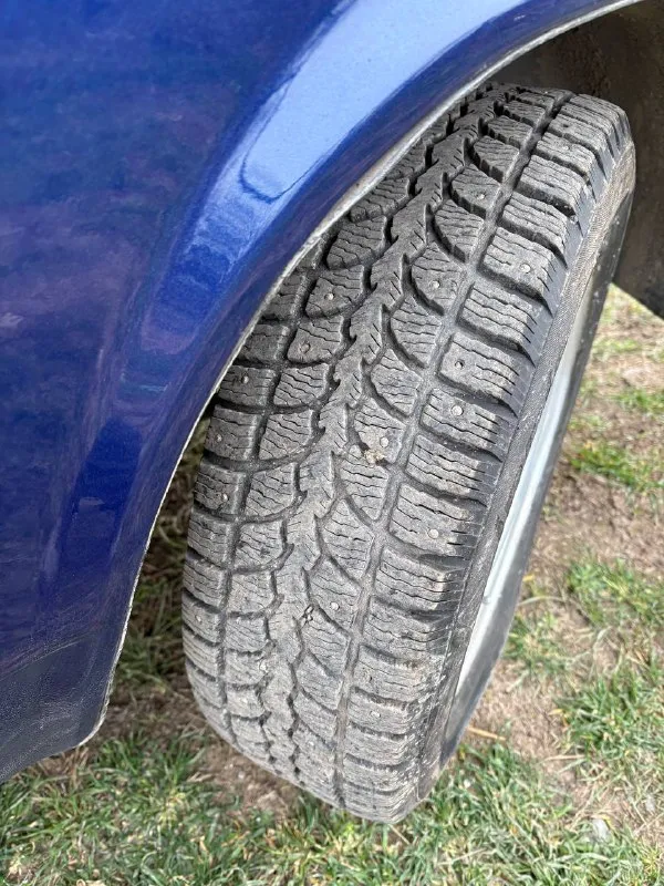 Продам ваз 2109 в хорошем состоянии, пробег 182т км, инжектор 2002г. двигатель 1.5 в хорошем состоянии, едет очень бодро, коробка не выбивает, не хрустит. на авто установлена хорошая зимняя шипованная резина r14,дно, пороги в отличном состоянии. из нового свечи, форсунки с рампой, датчик дмрв, радиатор, краник печки, антифриз, колодки, блок предохранителей, бензонасос. пересвечен щиток приборов, гранта зеркала, установлена простая музыка, сигнализация. новый аккумулятор. салон в хорошем состоянии документы в порядке, любое переоформление, есть действующий техосмотр. цена 190.₽ торг у капота осмотр г. новоазовск т. +79493137598 т. +79493183670 📲 tg: николай 📞 звоните: +7(949)3137598 - фотография - 8