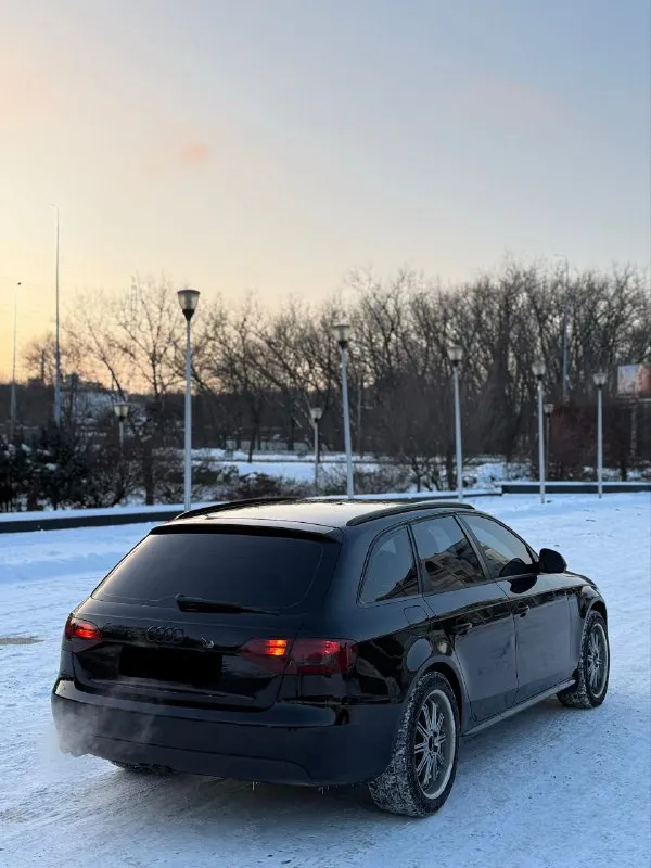 Audi a4 b8 2009г quattro цена: 920.000р ❗️❗️❗️ -автомобиль в хорошей комплектации, 1 хозяин за все время владения. -мотор 1.8 turbo + stage 1 220 сил на вводу, мотор капиталился, 40.000 назад, полностью, новые турбины, все заказ наряды имеются, едет бодро, не дымит не троит! -коробка механическая 6-ступенчатая, полностью обслужена замена масел была произведена, 15.000 назад. -салон в отличном состоянии, не затерт, не прокурен, работает каждая кнопка, ошибок нет, ни одной, 2-x зонный климат, обогрев сидений, обогрев зеркал, электронный ручник, регулировка сидений, и многое другое 🛞диски r18 кованные, на новой зимней резине, усовершенствованные тормоза от s5 ⛽️едет очень бодро, расход 8-9 литров по трассе, 10-11 по городу. -ходовая, отрабатывает как мячик, не стучит, не гремит, вся обслужена, все заказ наряды имеются. 📃по документам полный порядок, стоит на 180 учете, любой вид переоформления, 1 хозяин ❗️ 🌍машина находится в г. донецк, осмотр по договоренности. 💸цена 920.000 рублей, торг +79490773244 - фотография - 4