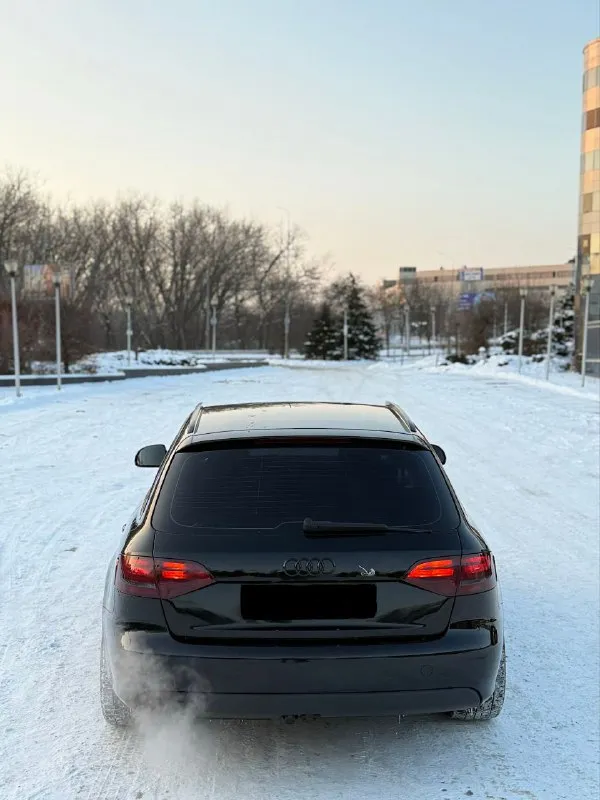 Audi a4 b8 2009г quattro цена: 920.000р ❗️❗️❗️ -автомобиль в хорошей комплектации, 1 хозяин за все время владения. -мотор 1.8 turbo + stage 1 220 сил на вводу, мотор капиталился, 40.000 назад, полностью, новые турбины, все заказ наряды имеются, едет бодро, не дымит не троит! -коробка механическая 6-ступенчатая, полностью обслужена замена масел была произведена, 15.000 назад. -салон в отличном состоянии, не затерт, не прокурен, работает каждая кнопка, ошибок нет, ни одной, 2-x зонный климат, обогрев сидений, обогрев зеркал, электронный ручник, регулировка сидений, и многое другое 🛞диски r18 кованные, на новой зимней резине, усовершенствованные тормоза от s5 ⛽️едет очень бодро, расход 8-9 литров по трассе, 10-11 по городу. -ходовая, отрабатывает как мячик, не стучит, не гремит, вся обслужена, все заказ наряды имеются. 📃по документам полный порядок, стоит на 180 учете, любой вид переоформления, 1 хозяин ❗️ 🌍машина находится в г. донецк, осмотр по договоренности. 💸цена 920.000 рублей, торг +79490773244 - фотография - 5