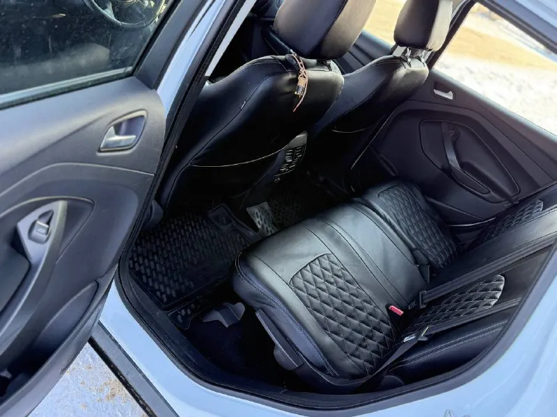 Ford kuga 2013 года, бензиновый двигатель 1.6, механическая коробка передач. два собственника по птс. подтвержденный оригинальный пробег — 168 000 км. vin для проверки z6faxxesmadu12529 автомобиль в отличном состоянии: - оцинкованный кузов, защищен от коррозии. - все стекла оригинальные, включая лобовое. - двигатель работает ровно, без посторонних шумов и ошибок. - коробка передач плавная, ходовая часть без стуков. в комплекте: полный набор ключей и сервисная книжка. документы в полном порядке, продажа с официальным оформлением. цена 950 000 рублей город: донецк. телефон для связи: +7 (949) 983-13-86. 📞 звоните: +7(949)9831386 - фотография - 9