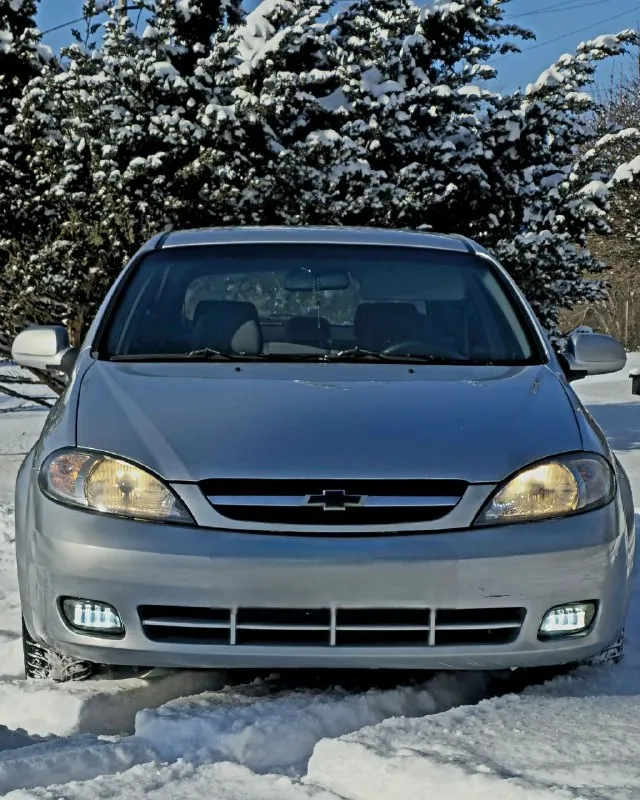 Chevrolet lacetti. год выпуска 2009, пробег 206000 км. мкпп 5-ступенчатая механика. г. донецк. тел. +79494491943. авто в хорошем. состояние как внешнее, так и техническое без гнили, коррозии и ржавчины. остекление заводское, в том числе и лобовое, в дтп не участвовала, в родном окрасе (только косметика). все швы и герметики заводские. не одна деталь не один болтик не крутился, техническое состояние без нареканий. подвеска обслужена. масло фильтра все жидкости заменены. мотор работает как швейцарские часы. масло не расходует, не дымит, не троит. салон целый чистый и опрятный комплектация: полный электропакет. кондиционер (холодит как сумасшедший), abs, srs, airbag, гидроусилитель руля электроподъемники всех стекол с давотчиками, электрозеркала, с подогревом led-противотуманки, корректор фар центральный замок, сигнализацыя sheriff с обратной связью и автозапуском парк-троник-заднего хода, литые диски на хорошей зимней резине kumho r15. г. донецк цена.600.000 хороший торг - фотография - 3