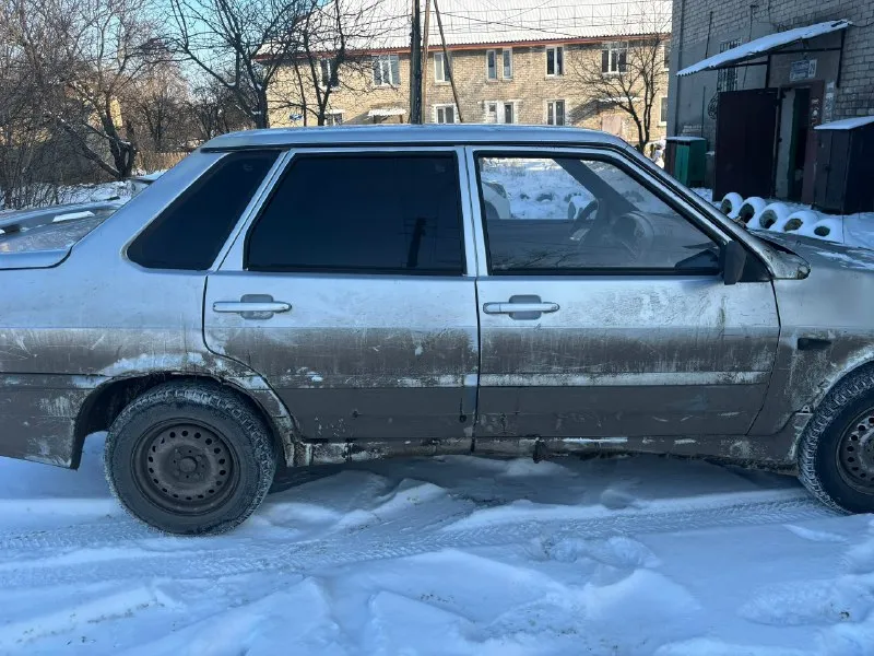 Продам ваз 2115 2007 год обьем 1.6 документы чистые, переоформление без проблем. двигатель не троит, не дымит, едет очень хорошо. кпп - без нареканий. электрика без нареканий. салон ухоженный, чистый. резина хорошая. стоит новый центральный замок, передние стеклоподьёмники. только менялись рулевые наконечники, шаровые, рулевая рейка. выжимной новый, главный тормозной тоже новый. тормозная система в круг новая стоят спереди сс стойки переклеена приборка, пересвет на красный. стоит полная система прямотока. stinger стоит кнопка старт/стоп. на зимних штампах г. макеевка восточный цена : 170.000 т. р тогр присутствует +79490104900 ( артём ) +79493700360 ( влад ) 📞 звоните: +7(949)0104900 - фотография - 3