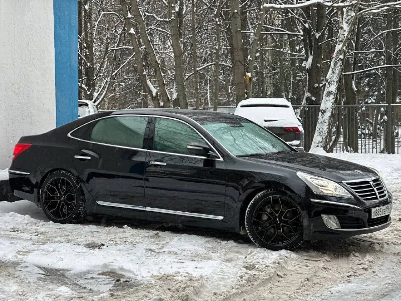 В продаже ⚡️ hyundai equus vs460 ⚡️ 💰цена 1 100 000₽ ✅год выпуска 2012 ⚙️двигатель 4.6 самолет ⚙️коробка автомат задный привод ✅пробег 268 000 км ✅с документами полный порядок ! ✅новые тормозные диски в круг, новые колодки в круг свежее масло со всеми фильтрами !! автомобиль полностью обслужен доедет куда угодно !! машина в очень достойном состоянии реальный конкурент s class и bmw7 серии намного дешевле по расходникам двигатель миллионник. ! не путать с двигателем 3.8 !!!!! пневма, присоски, массажи все работает недавно было сделано большое то! жирнейшая комплектация ! звоните, пишите обсудим ! дмитрий +79493671204 📞 звоните: +7(949)3671204 - фотография - 3