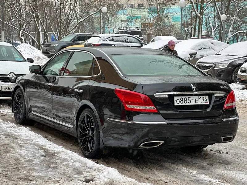 В продаже ⚡️ hyundai equus vs460 ⚡️ 💰цена 1 100 000₽ ✅год выпуска 2012 ⚙️двигатель 4.6 самолет ⚙️коробка автомат задный привод ✅пробег 268 000 км ✅с документами полный порядок ! ✅новые тормозные диски в круг, новые колодки в круг свежее масло со всеми фильтрами !! автомобиль полностью обслужен доедет куда угодно !! машина в очень достойном состоянии реальный конкурент s class и bmw7 серии намного дешевле по расходникам двигатель миллионник. ! не путать с двигателем 3.8 !!!!! пневма, присоски, массажи все работает недавно было сделано большое то! жирнейшая комплектация ! звоните, пишите обсудим ! дмитрий +79493671204 📞 звоните: +7(949)3671204 - фотография - 4