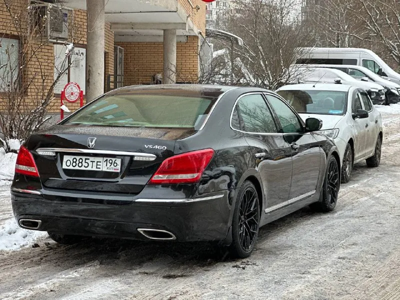 В продаже ⚡️ hyundai equus vs460 ⚡️ 💰цена 1 100 000₽ ✅год выпуска 2012 ⚙️двигатель 4.6 самолет ⚙️коробка автомат задный привод ✅пробег 268 000 км ✅с документами полный порядок ! ✅новые тормозные диски в круг, новые колодки в круг свежее масло со всеми фильтрами !! автомобиль полностью обслужен доедет куда угодно !! машина в очень достойном состоянии реальный конкурент s class и bmw7 серии намного дешевле по расходникам двигатель миллионник. ! не путать с двигателем 3.8 !!!!! пневма, присоски, массажи все работает недавно было сделано большое то! жирнейшая комплектация ! звоните, пишите обсудим ! дмитрий +79493671204 📞 звоните: +7(949)3671204 - фотография - 6