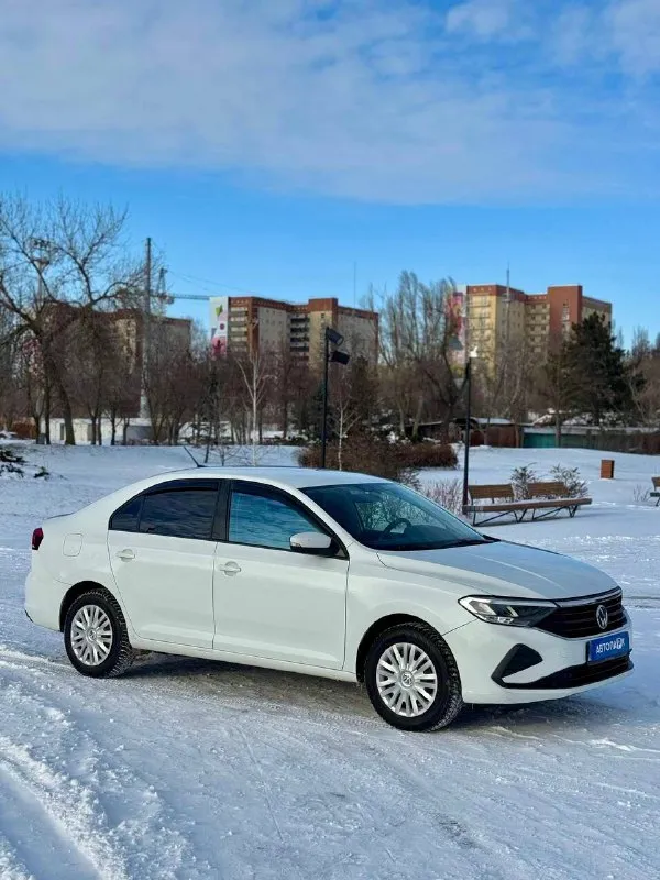 🇩🇪volkswagen polo 💰цена: 1 120 000р 🏢город: мариуполь 📅год выпуска: 2022 🧾пробег: 170 524км. ⚙️двигатель: 1.6 ⛽топливо: бензин/газ ⚙️кпп: механика 📞 телефон: +7-949-727-41-51 +7-949-551-91-52 +7-989-263-55-56 💾описание: ✔️два владельца ✔️родная краска 100% ✔️вместительный кузов лифтбэк ⛽️ гбо евро-4 с отметкой в птс ✔️шикарная комплектация: кондиционер, 5-ти ступенчатая механика, полный электропакет, штатная магнитола с androidavto и apple carplay, глонасс, отличная зимняя резина. улица шевченко 269 🏦 возможна продажа в кредит по двум документам. - фотография - 3