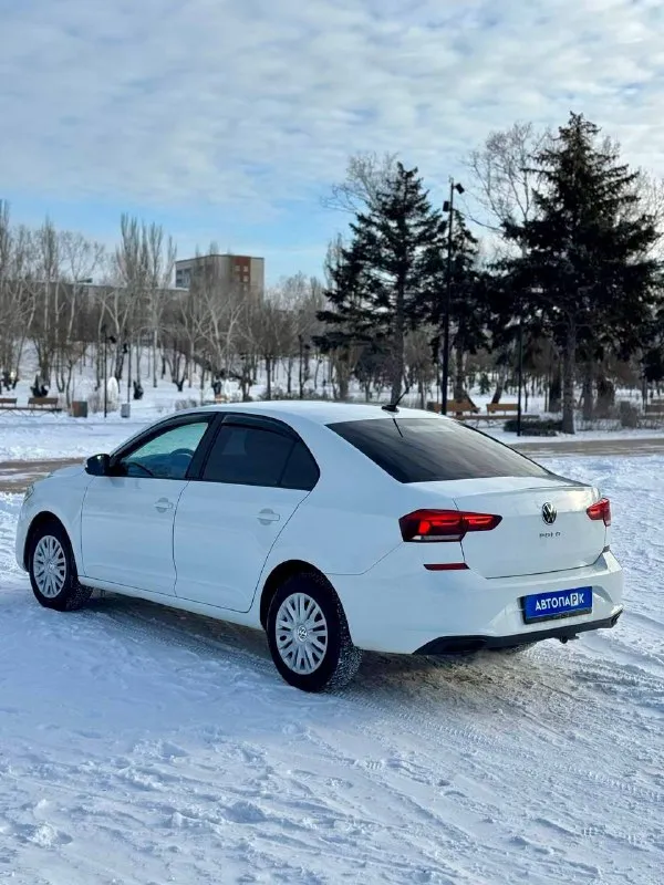 🇩🇪volkswagen polo 💰цена: 1 120 000р 🏢город: мариуполь 📅год выпуска: 2022 🧾пробег: 170 524км. ⚙️двигатель: 1.6 ⛽топливо: бензин/газ ⚙️кпп: механика 📞 телефон: +7-949-727-41-51 +7-949-551-91-52 +7-989-263-55-56 💾описание: ✔️два владельца ✔️родная краска 100% ✔️вместительный кузов лифтбэк ⛽️ гбо евро-4 с отметкой в птс ✔️шикарная комплектация: кондиционер, 5-ти ступенчатая механика, полный электропакет, штатная магнитола с androidavto и apple carplay, глонасс, отличная зимняя резина. улица шевченко 269 🏦 возможна продажа в кредит по двум документам. - фотография - 6