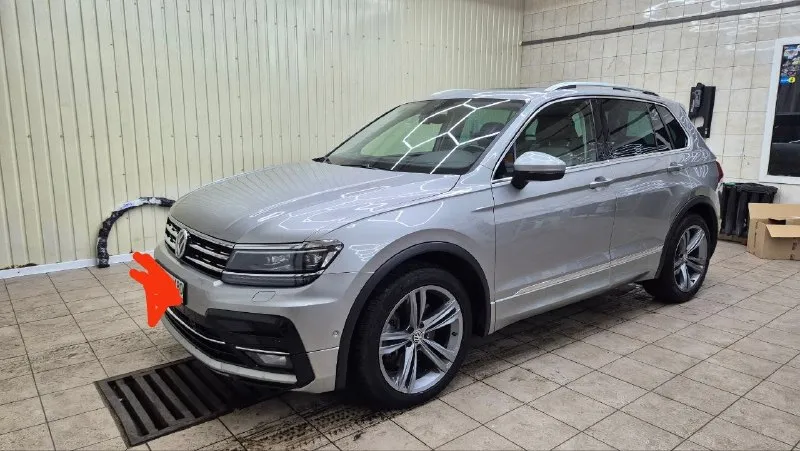 Volkswagen tiguan 2.0 at, 2019 год, 20 модельный ряд, полный привод. официальный.220 л. с. (в реале... - фотография