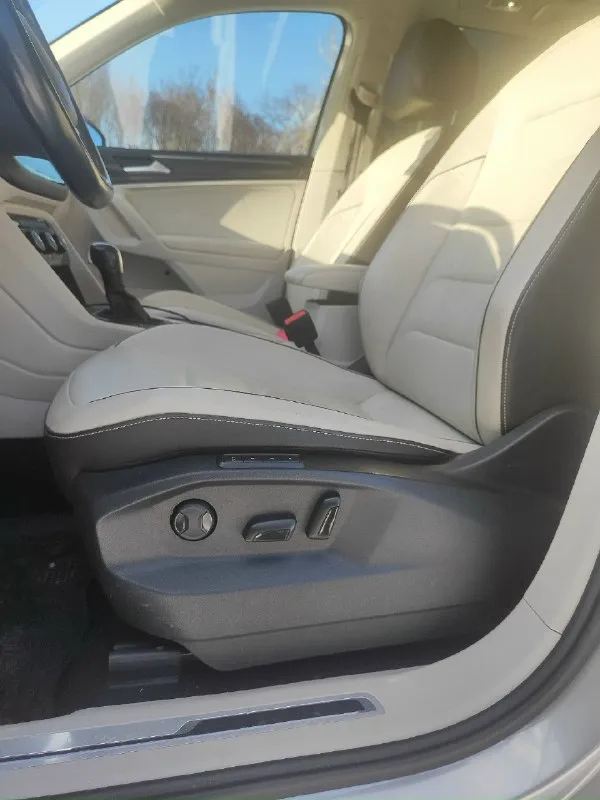 Volkswagen tiguan 2.0 at, 2019 год, 20 модельный ряд, полный привод. официальный.220 л. с. (в реале 300). самая полная комплектация. цена 3.3🍋 +7949-502-55-88 📞 звоните: +7(949)5025588 - фотография - 5