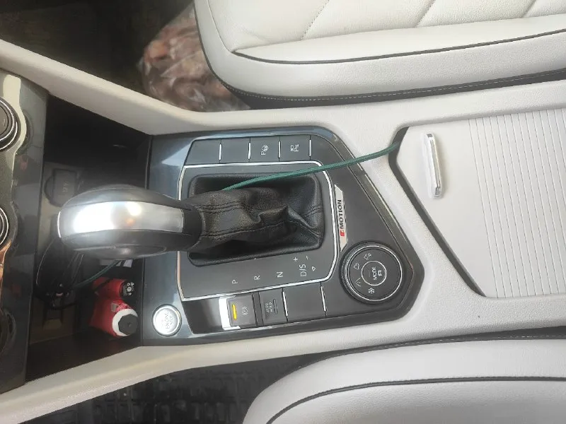 Volkswagen tiguan 2.0 at, 2019 год, 20 модельный ряд, полный привод. официальный.220 л. с. (в реале 300). самая полная комплектация. цена 3.3🍋 +7949-502-55-88 📞 звоните: +7(949)5025588 - фотография - 6