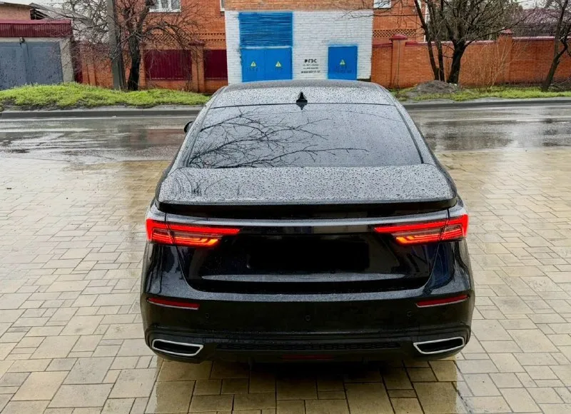 Omoda s5 2024 года двигатель 1.5 автомобиль в идеальном состоянии, в заводком окрасе! на жирной комплектации покупалась новой в автосалоне, у официального дилера, все книги сервисное обслуживание имеется! 2 комплекта колес,2 ключа автозапуск carplay, без ключевой доступ страт-стоп и многое другое! прошла полное то машина личная, ездила жена 1 хозяин документы чистые! цена 1.300.000 рублей торг луганск +79595532931 - фотография - 4