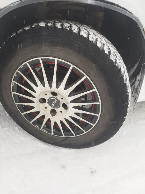 Срочно продам надёжную и достойную тачку ваз 2114 2013 года ! 1.6 восьми клапанный работает как часики коробка все отлично по ходовой части все сделал авто без вложений по технике не гнилая дно пороги все целое !! новая резина зимняя литые диски р14 музыка хорошая по документам полный порядок любой оформление птс стс дкп все есть печка работает салон в нормальном состоянии белая оптика город донецк цена 205 тысяч рублей торг или обмен предлагаете звоните по номеру телефона +79494120608 телеграмма нет ! только звоните или в лс 📲 tg: юра ага 📞 звоните: +7(949)4120608 - фотография - 3