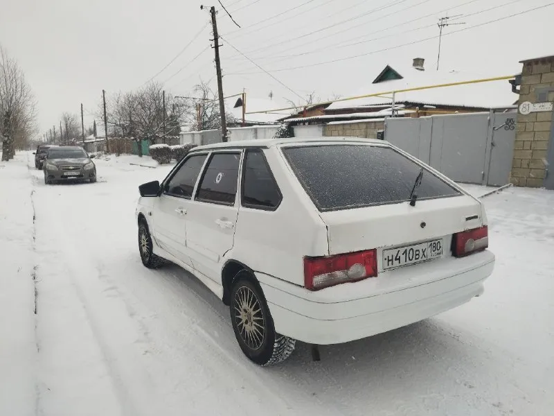 Срочно продам надёжную и достойную тачку ваз 2114 2013 года ! 1.6 восьми клапанный работает как часики коробка все отлично по ходовой части все сделал авто без вложений по технике не гнилая дно пороги все целое !! новая резина зимняя литые диски р14 музыка хорошая по документам полный порядок любой оформление птс стс дкп все есть печка работает салон в нормальном состоянии белая оптика город донецк цена 205 тысяч рублей торг или обмен предлагаете звоните по номеру телефона +79494120608 телеграмма нет ! только звоните или в лс 📲 tg: юра ага 📞 звоните: +7(949)4120608 - фотография - 5