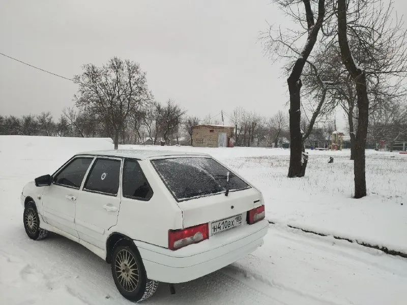 Срочно продам надёжную и достойную тачку ваз 2114 2013 года ! 1.6 восьми клапанный работает как часики коробка все отлично по ходовой части все сделал авто без вложений по технике не гнилая дно пороги все целое !! новая резина зимняя литые диски р14 музыка хорошая по документам полный порядок любой оформление птс стс дкп все есть печка работает салон в нормальном состоянии белая оптика город донецк цена 205 тысяч рублей торг или обмен предлагаете звоните по номеру телефона +79494120608 телеграмма нет ! только звоните или в лс 📲 tg: юра ага 📞 звоните: +7(949)4120608 - фотография - 7