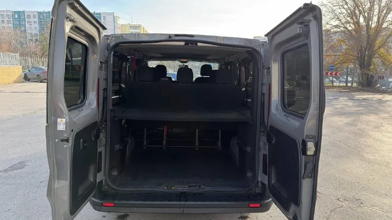 Renault trafic двигатель 1,6 пробег 195.000 коробка механика 6 ст. вся в родной краске без дтп цена 2,350,000₽ +79490455179 +79493304990(телеграм) 📞 звоните: +7(949)0455179 - фотография - 6