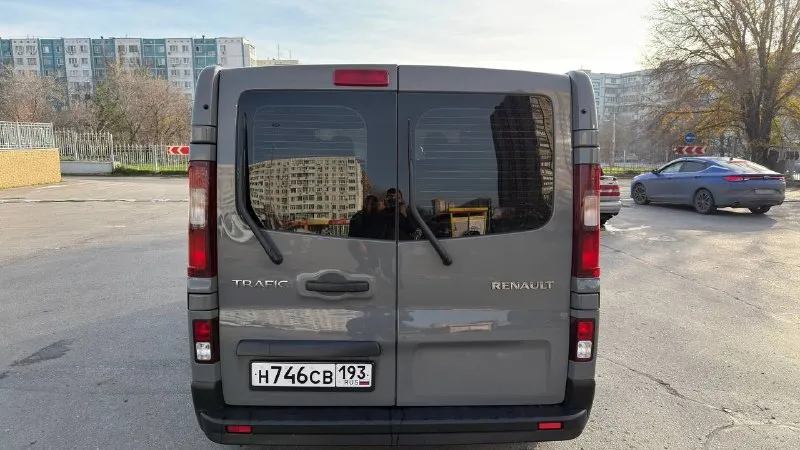 Renault trafic двигатель 1,6 пробег 195.000 коробка механика 6 ст. вся в родной краске без дтп цена 2,350,000₽ +79490455179 +79493304990(телеграм) 📞 звоните: +7(949)0455179 - фотография - 8