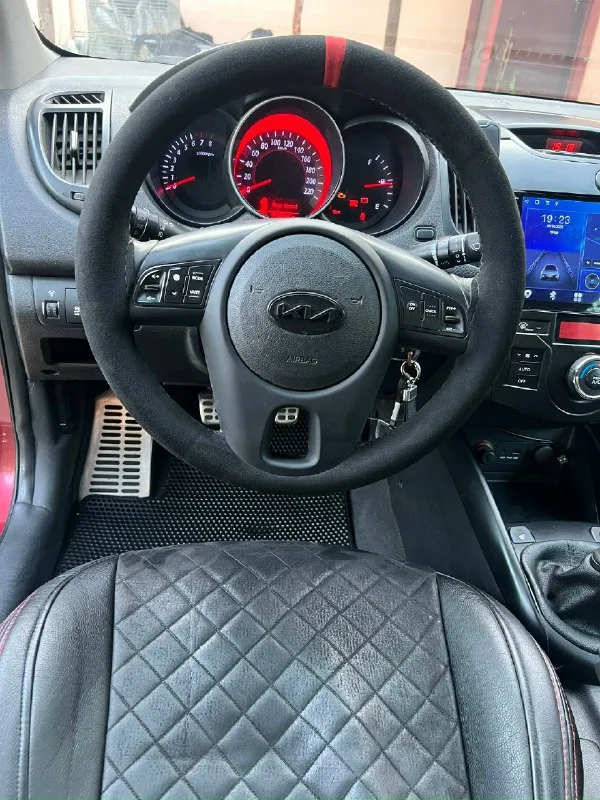 Продам kia cerato coup 2010г 2 литра (150 лс) 6 ст механика машина технически в отличном состоянии, небыло ни одного дтп, отчет по авто максимально чистый пробег 240 тысяч, болячки мотора устранены, кат вырезан, капиталку (с гильзовкой) делал около 30 тысяч назад в краснодаре на хорошем сто, с гарантией на пробег 100 тыс. И всей документацией, новый генератор и стартер и еще много чего, пишите всё расскажу салон в идеале, каждая кнопка работает, магнитола с камерой заднего вида и регистратором подогревы сидений, мультируль, круиз контроль, датчик света, климат контроль работает отлично огромные безрамочные двери, не провисли приятный раздвоенный выхлоп, крыша закатана в черную пленку 17е диски резина зима и лето машина вторая в семье, сейчас просто стоит цена: 750к торг +7 949 4382473 (только телеграмм) +7 995 4988125 донецк-макеевка
📞 Звоните: +7(949)4382473 - фотография - 3