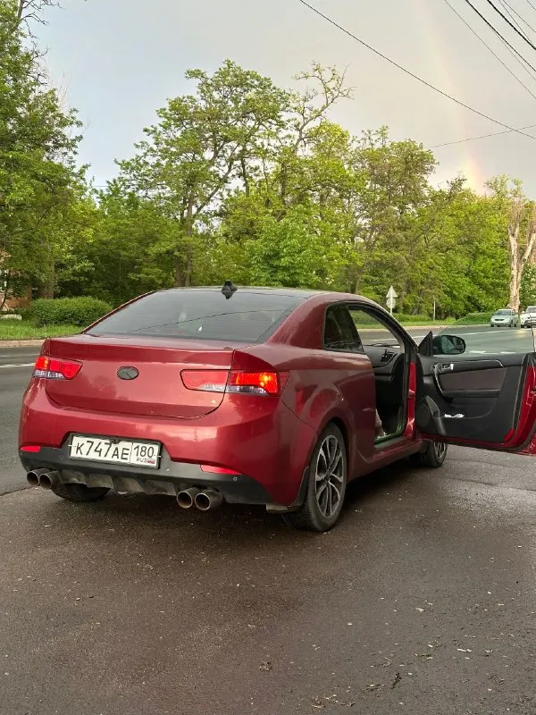 Продам kia cerato coup 2010г
2 Литра (150 лс) 6 ст механика
Машина технически в отличном состоянии, небыло ни одного дтп, отчет по авто максимально чистый
Пробег 240 тысяч, болячки мотора устранены, кат вырезан, капиталку (с гильзовкой) делал около 30 тысяч назад в краснодаре на хорошем сто, с гарантией на пробег 100 тыс. И всей документацией, новый генератор и стартер и еще много чего, пишите всё расскажу
Салон в идеале, каждая кнопка работает, магнитола с камерой заднего вида и регистратором
Подогревы сидений, мультируль, круиз контроль, датчик света, климат контроль работает отлично
Огромные безрамочные двери, не провисли
Приятный раздвоенный выхлоп, крыша закатана в черную пленку
17Е диски резина зима и лето
Машина вторая в семье, сейчас просто стоит
Цена: 750к торг
+79494382473
Донецк-макеевка - фотография - 3