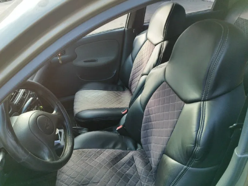 Daewoo ланос поляк, 2007г. двиг. 1.5, 8кл. коробка и двиг. опель, есть кондёр 2 эсп. , обогрев зад. стекла, газ-бензин. покраска заводская. дно бордюры и стаканы целые. один хозяин. пробег 140 тыс. один хозяин. (180регион) фары двиг. , коробка, сцепление все хорошо. не работает кондёр, есть подкрасы по кузову. 380 тыс. торг. макеевка центр, +79493871558 📞 звоните: +7(949)3871558 - фотография - 4