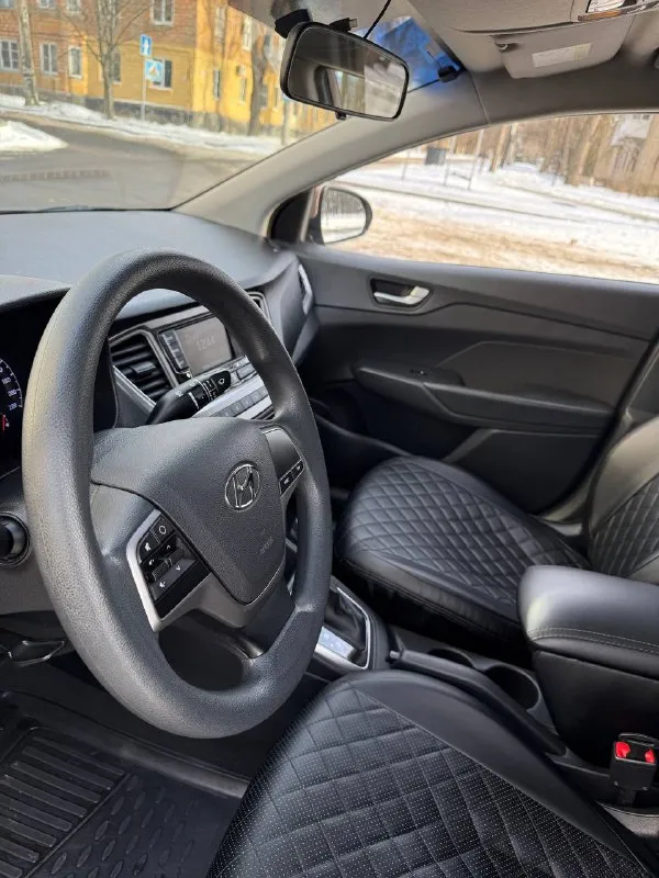 +79493330955 в продаже hyundai solaris 1.6 автомат 2020год ✅ новое состояние ✅ пробег 63тыс. км оригинальный ✅ точка в точку ✅ каждое стекло родное ✅ без окрасов ✅ все в заводской краске ✅ без вложений ✅ зеленая автотека ✅ южный регион (эксплуатация по краснодарскому краю ) ✅ днище как новое ✅ цвет кузова очень красивый, коричневый ✅ кузов без сколов и царапин ✅ обслужен ✅ любые проверки на любом сто ✅ telegram - фотография - 4