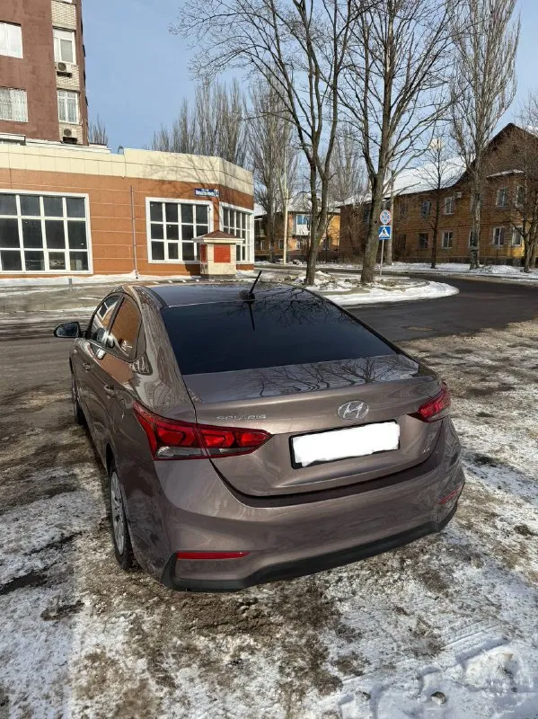+79493330955 в продаже hyundai solaris 1.6 автомат 2020год ✅ новое состояние ✅ пробег 63тыс. км оригинальный ✅ точка в точку ✅ каждое стекло родное ✅ без окрасов ✅ все в заводской краске ✅ без вложений ✅ зеленая автотека ✅ южный регион (эксплуатация по краснодарскому краю ) ✅ днище как новое ✅ цвет кузова очень красивый, коричневый ✅ кузов без сколов и царапин ✅ обслужен ✅ любые проверки на любом сто ✅ telegram - фотография - 7