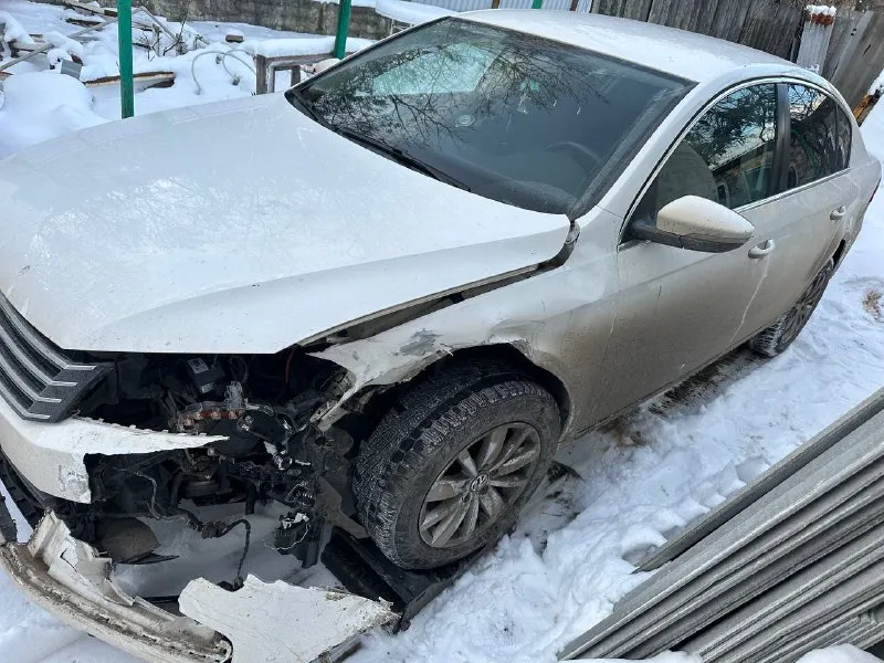 Продам volkswagen passat b7 2012 года выпуска пробег 171000 родной обьем двигателя 1.8 турбо с 7-ступенчатой коробкой передач я второй собственник авто после дтп, подушки не стреляли из деталей крыло, фара, бампер! комплектация: климат-контроль, круиз контроль, подогрев передних и задних сидений, электропривод сидения, подогрев зеркал, сенсорную аудиосистему, мультируль, парктроники перед и сзади и т. д все остальные вопросы по телефону +79493471173 цена 700 тыс руб - фотография - 4
