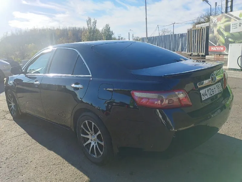 Продам toyota camry v40 2,4 2007 года, пробег 217,600, коробка автомат, кожаный салон, климат контроль, люк, мульти руль, абс, газ евро 4 вписан в техпаспорт, 2 комплекта дисков и резины, зима лето цена 1,2🍋. торг 79494289040 - фотография - 4