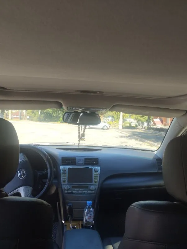 Продам toyota camry v40 2,4 2007 года, пробег 217,600, коробка автомат, кожаный салон, климат контроль, люк, мульти руль, абс, газ евро 4 вписан в техпаспорт, 2 комплекта дисков и резины, зима лето цена 1,2🍋. торг 79494289040 - фотография - 7