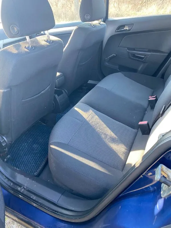 Продам опель астра 2007год. 1,6 механика. 253100пробег. автомобиль в отличном состоянии для своего года 🔥 полностью обслужен. по технике без нареканий! кузов ровный, красивый, без каких либо дефектов. салон в идеале. двигатель масло не ест, от слова совсем. ходовая часть на отлично. коробка без нареканий. удален катализатор, что соотвественно прибавило мощности авто, очень резво едет👍 переоформление без проблем. авто находится в новотроицком. цена 500, торг возле машины! +79497180655 - фотография - 10